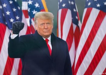 إمهال بنس 24 ساعة لعزل ترامب أو سيعزله مجلس النواب