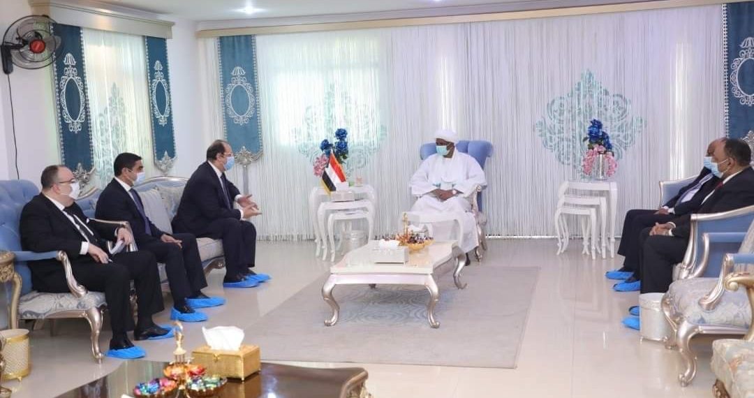 حميدتي : يلتقي رئيس المخابرات المصرية عباس كامل