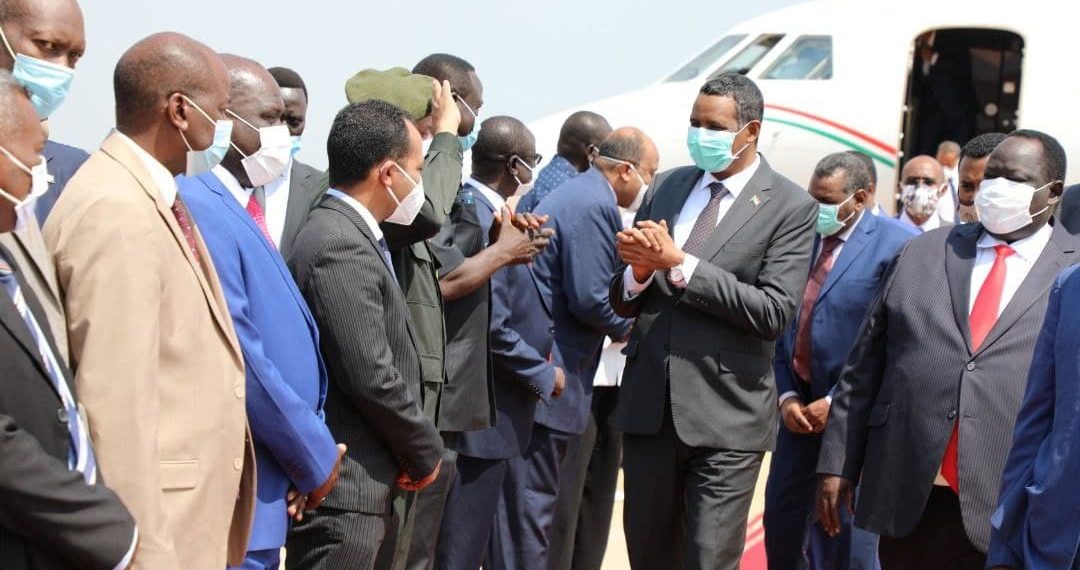 النائب الأول لرئيس مجلس السيادة يصل جوبا لافتتاح معرض المنتجات السودانية