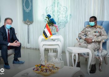 عاجل : حميدتي يجري مباحثات مع المدير التنفيذي لبرنامج الغذاء  العالمي بالسودان