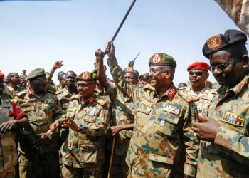 العطا : يشيد بدور القوات المسلحة المرابطة على حدود السودان الشرقية، ويؤكد انها مستمرة فى الزود عن حياض الوطن