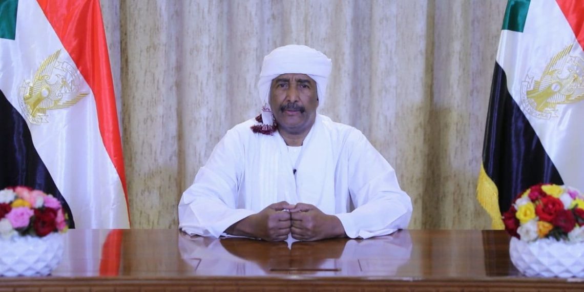 البرهان : السودان يستشرف عهدا جديدا سيبنيه شبابه وطلابه بوصفهم المحرك الحقيقي للثورة