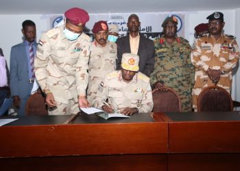 عبدالرحيم دقلو : يقود الأطراف المتنازعة إلى توقيع وثيقة وقف العدائيات بغرب دارفور