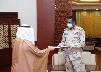 النائب الأول لرئيس مجلس السيادة يلتقي سفير دولة الإمارات بالخرطوم