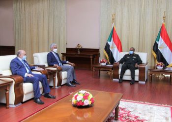 رئيس مجلس السيادة يتلقى رسالة من رئيس مفوضية الاتحاد الأفريقي