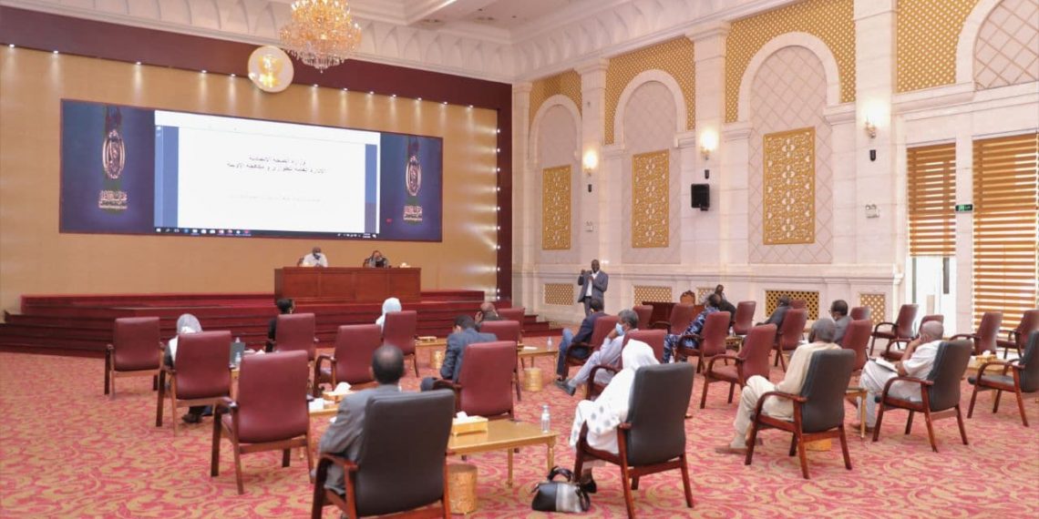 اللجنة العليا للطوارئ الصحية تشيد بمساهمات الوزراء والولاة والوكلاء في مكافحة جائحة كورونا