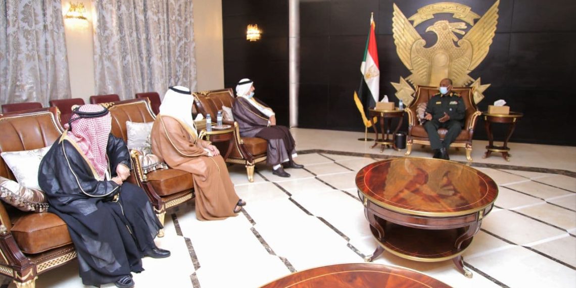 رئيس مجلس السيادة يلتقي وفد هيئة آل مكتوم الخيرية