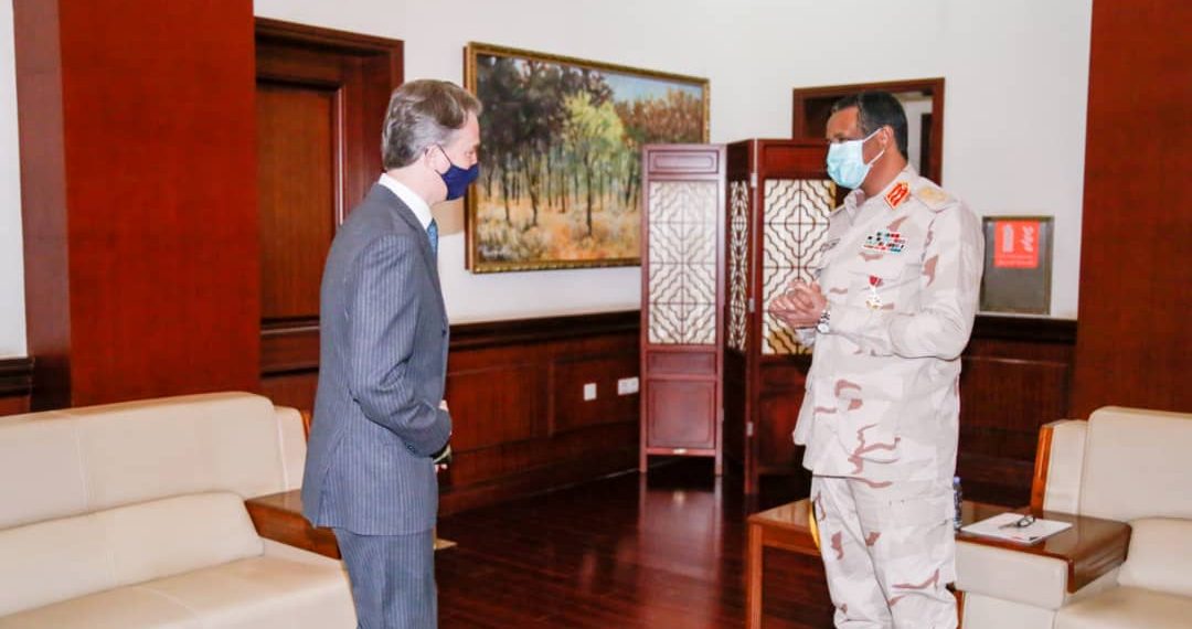 حميدتي يلتقي المبعوث البريطاني الخاص للقرن الأفريقي والبحر الأحمر