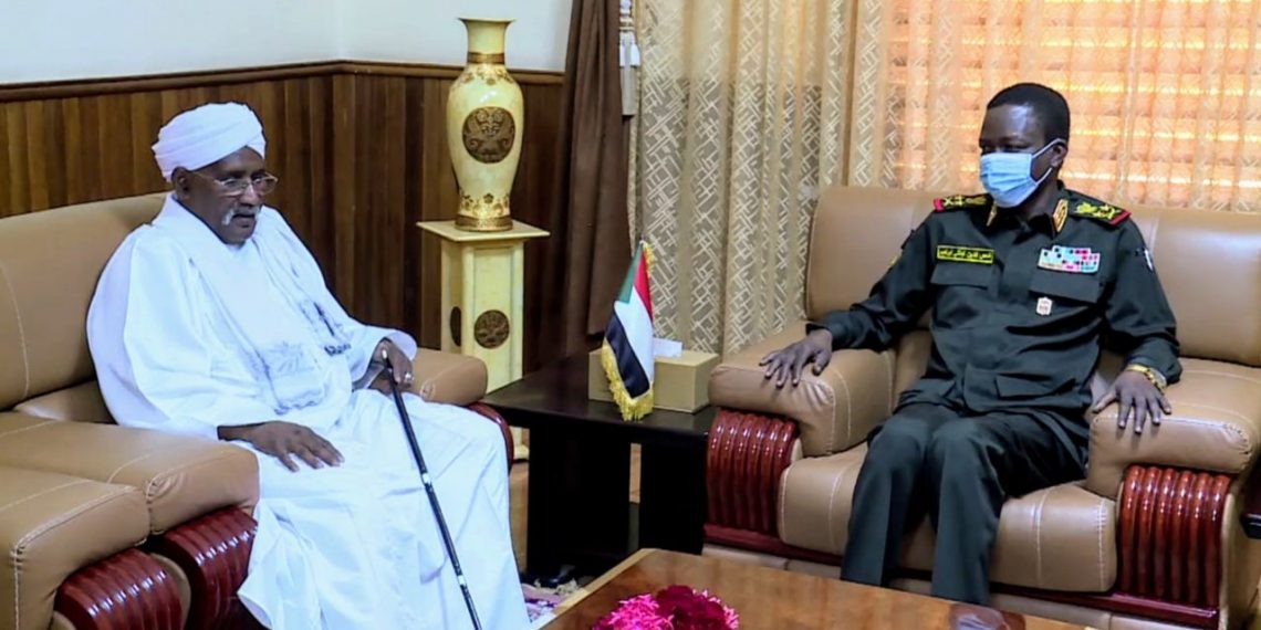 كباشي يطلع على نتائج وتوصيات “مؤتمر الطاقة والنفط الذي عقد بغرب كردفان