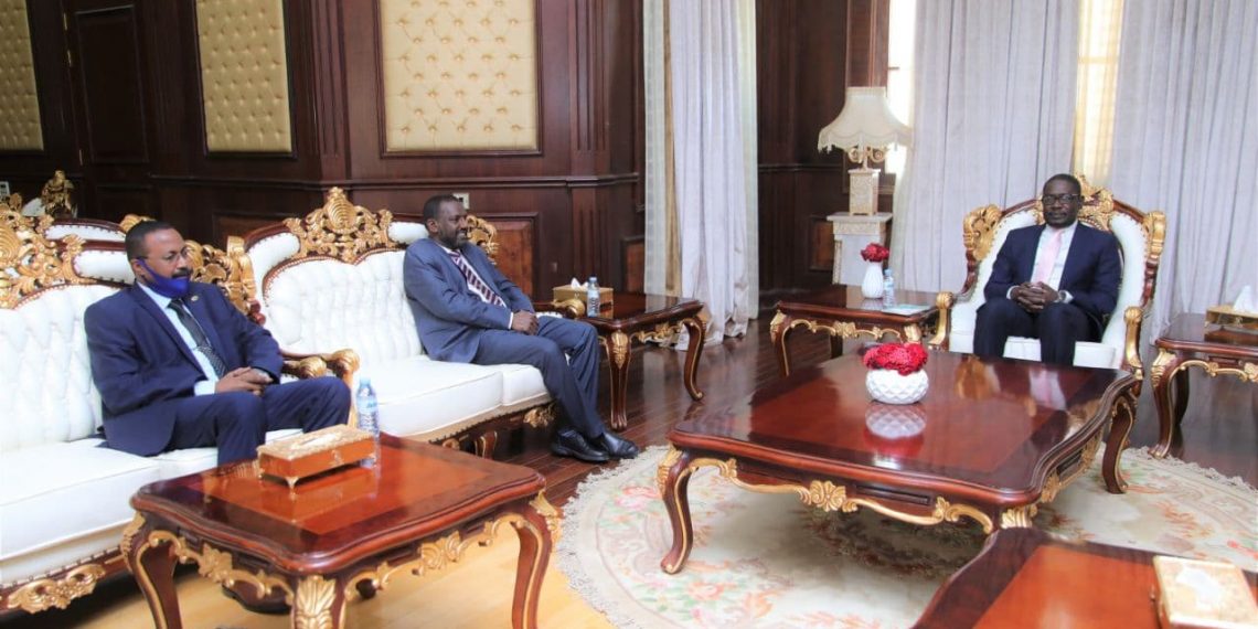 عضو السيادي الاستاذ التعايشي يؤكد دعم وتشجيع الدولة للصناعات الوطنية