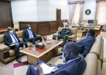 ياسر العطا يلتقي رئيس لجنة الوساطة الجنوبية في مفاوضات السلام السودانية