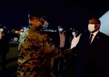 عضو السيادي الأستاذ محمد الفكي سليمان يتفقد مستشفى أم روابة ويقف على معوقات الأداء