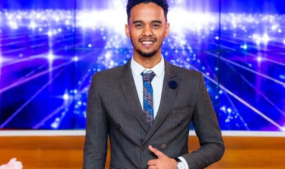 الفنان “محمد عادل”  مفاجآت في انتظار جمهوري.. هذا (…) رأي في الأعمال الشبابية
