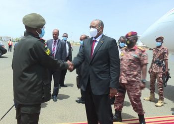 البرهان يختتم زيارته لدولة الإمارات للعربية المتحدة ويعود للبلاد