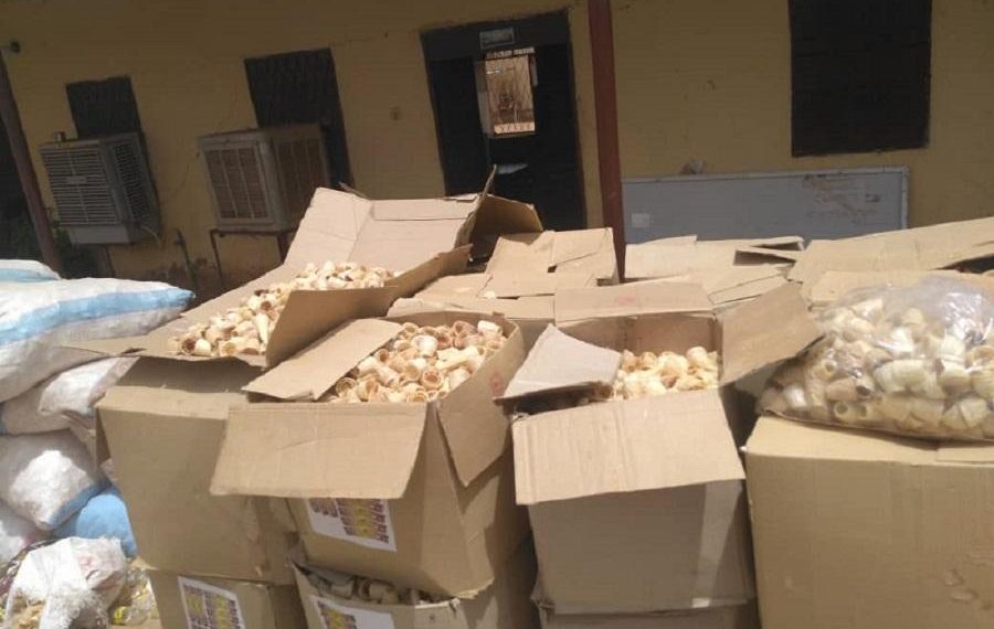 مباحث شرق النيل تضبط شبكة تتعامل في الأطعمة الفاسدة