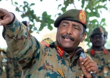 البرهان :الجيش والدعم السريع يد واحدة لحماية الفترة الانتقالية