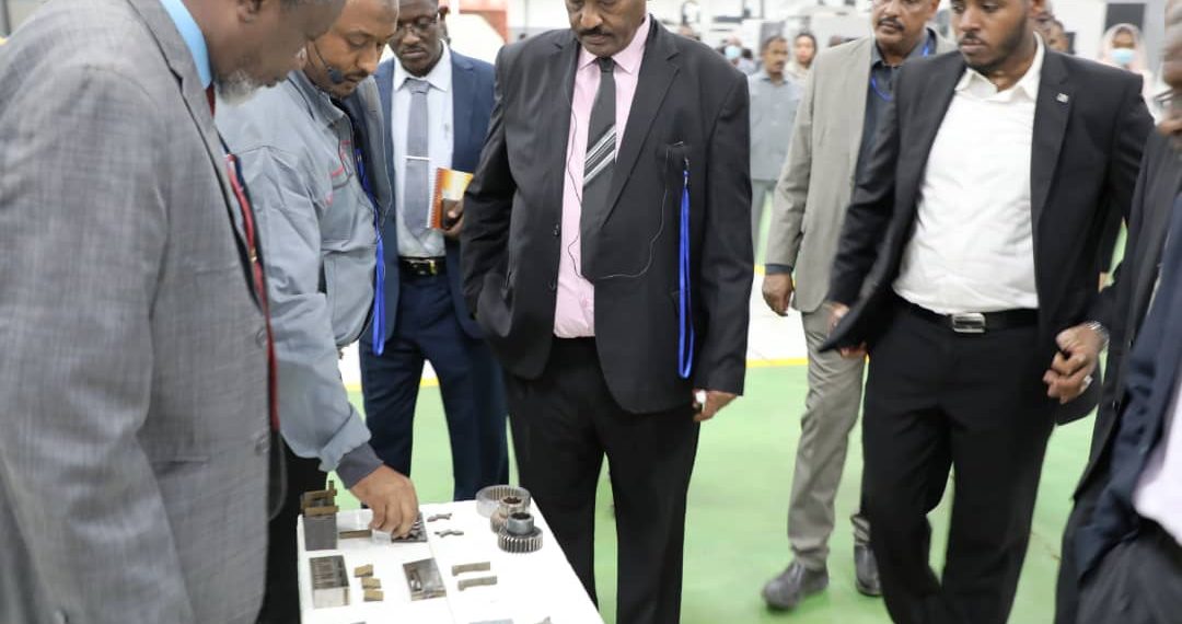 وزير الصناعة: منظومة الصناعات الدفاعية مدماك أساسي لبناء مستقبل الصناعة السودانية”.