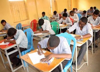 في سابقة خطيرة: التربية تضبط تلاعب بامتحان الكيمياء و(٥٠) دولار عن كل جلسة