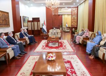 النائب الأول لرئيس مجلس السيادة يلتقي مبعوثي دول الترويكا