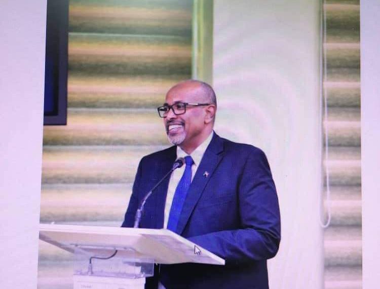 وكيل قطاع النفط المهندس وليد الاسد يكشف عن بداية التنفيذ الفعلي لبرنامج زيادة الانتاج النفطي الذي بداء من الأول من اغسطس الحالي يستهدف زيادة انتاج حوالي (10) الف برميل يومياً تمهيداً للوصول للاكتفاء الذاتي