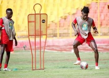 فريق المريخ  || يواصل تدريباته بتمرين صباحي تحت إشراف الفرنسي غارزيتو و الجهاز الفني أخضع اللاعبين لتمارين بدنية شاقة لرفع معدل اللياقة