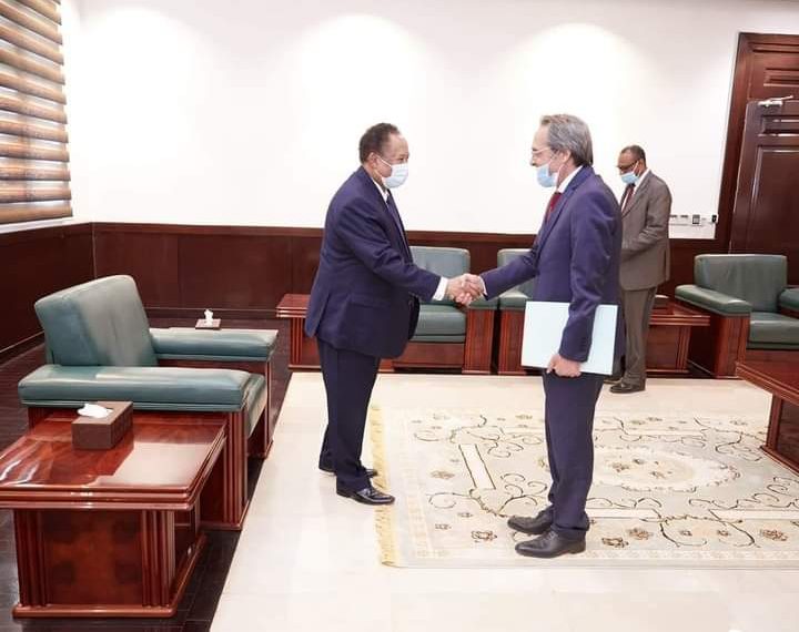 د.حمدوك يتلقى شرحاً حول الأحداث الأخيرة والوضع السياسي في تونس