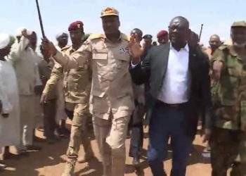 عضو مجلس السيادة الأستاذ التعايشي يلتقي مواطني كولقي على خلفية الاحداث بالمنطقة