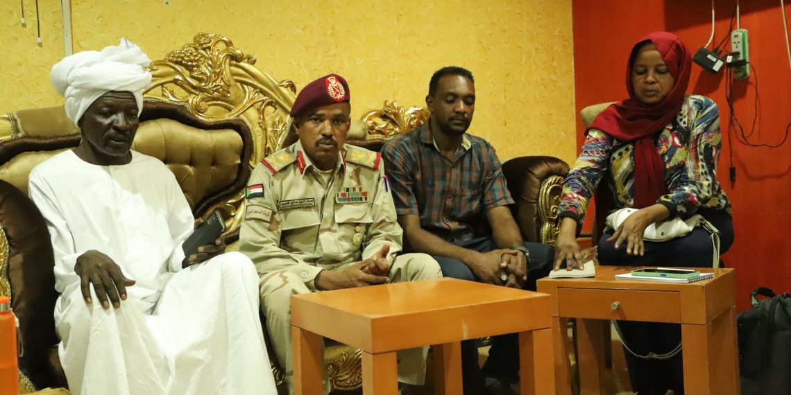 مجلس إدارة نادي مريخ الفاشر يولي اللواء عصام الدين رعاية مسيرة النادي