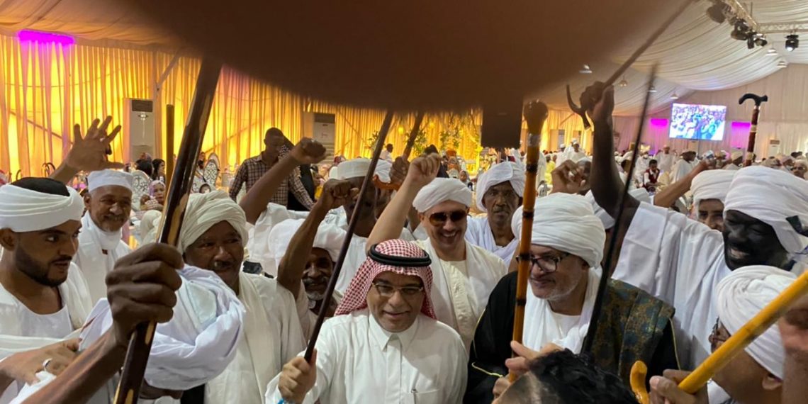 السفير السعودي يشارك الشيخ الصابونابي الأفراح في زواج كريمته