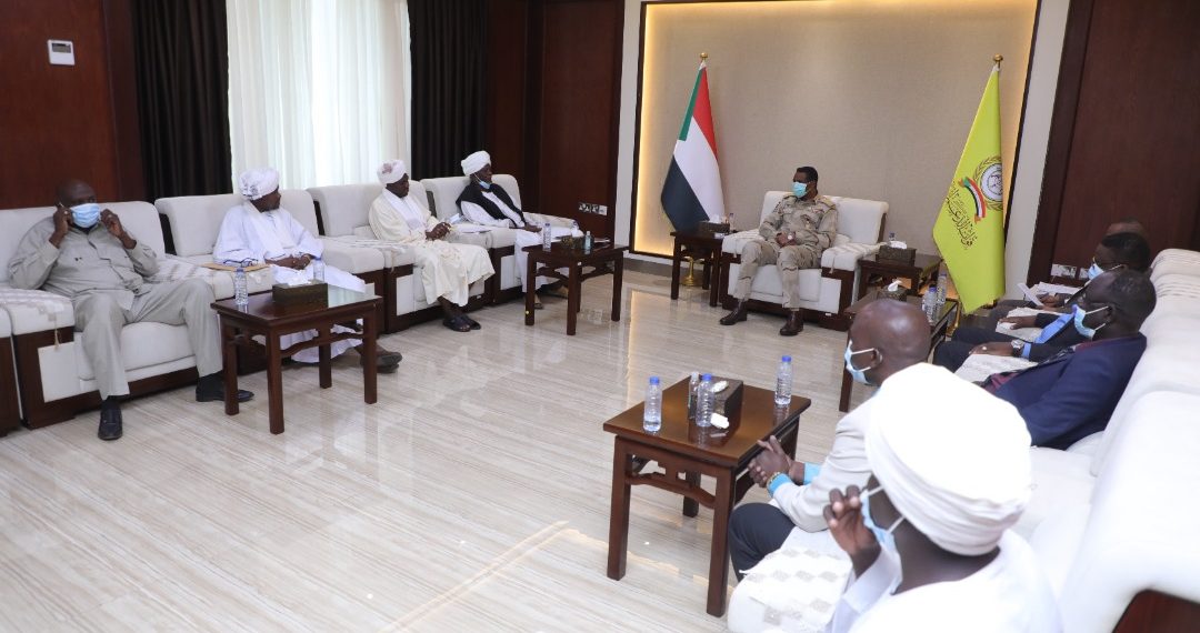 النائب الأول لرئيس مجلس السيادة يلتقي الادارات الاهلية بجبل مرة وجبل سي