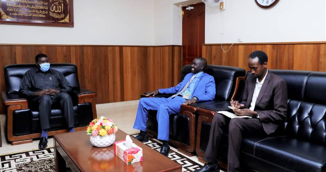عضو السيادي الطاهر حجر يشيد بالدور الرسالي لجامعة الضعين في خدمة مجتمع شرق دارفور