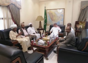 تحالف أبناء الشمال واللجنة التنفيذية لمنطقة الغابة يناقشون مع السفير السعودي جهود تطوير مشروع الراجحي الزراعي.