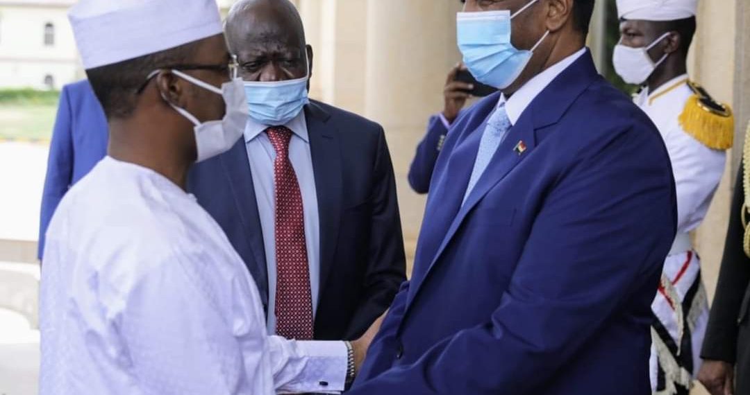 ⭕عاجل – القصر الجمهوري … البرهان يستقبل الجنرال محمد ديبي