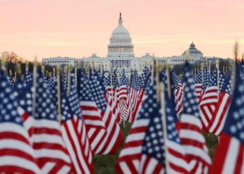 أمريكا تجلي رعاياها من أفغانستان