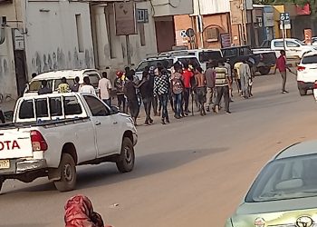 مجموعات تدعى ب (غاضبون) تعتدي على طلاب جامعة النيلين