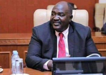 حزب الأمة يسلم والي غرب دارفور خطته لإدارة الولاية