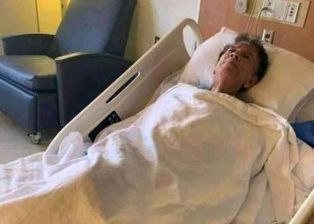 ?عاجل……………………… {إنّا لله وإنّا إليه راجعون} الفنان السوداني الكبير الكابلي في ذمة الله.. نسأل الله أن يرحمهُ، ويغفر له، ويسكنه فسيح جناته ويلهم أهله، وذويه الصبر والسلوان.