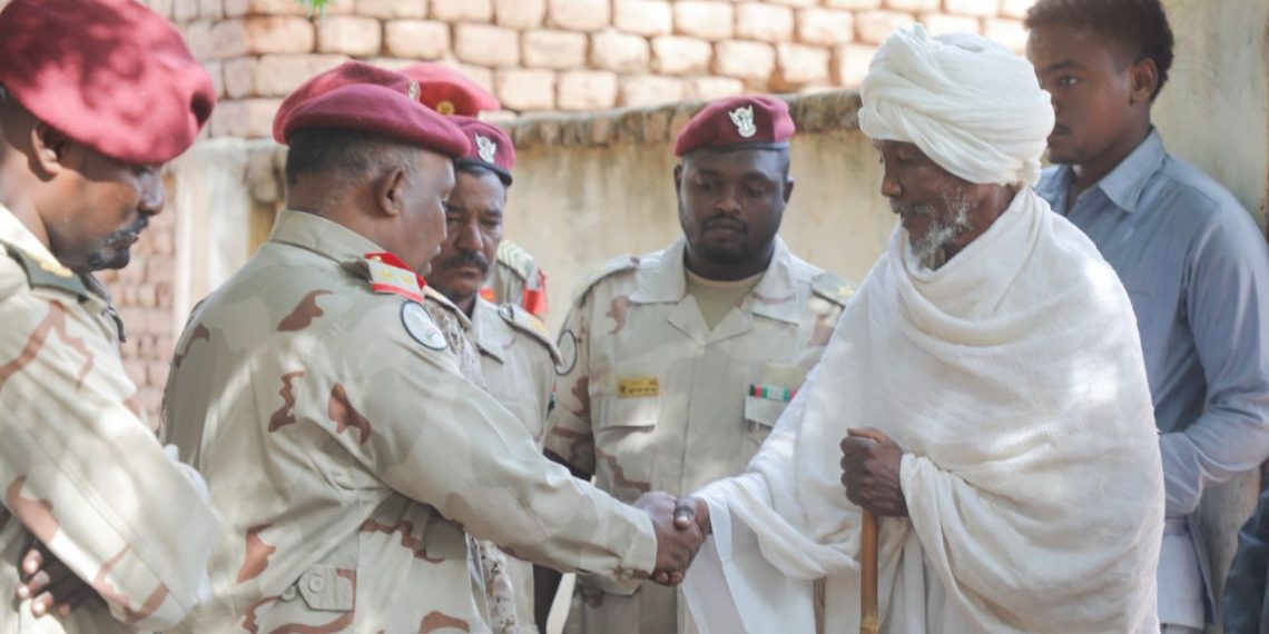 قائد قطاع غرب دارفور يتفقد أسر شهداء الدعم السريع