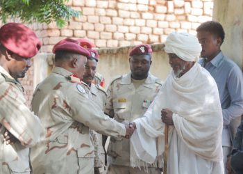 قائد قطاع غرب دارفور يتفقد أسر شهداء الدعم السريع