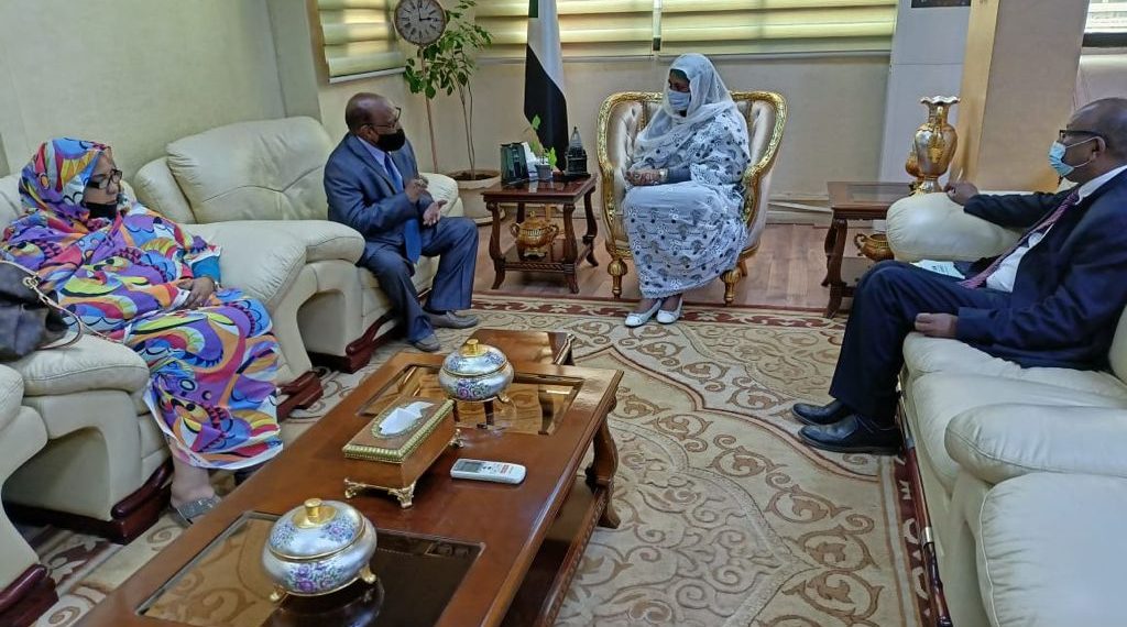 وزيرة الخارجية تلتقي تجمع المغتربين والمهاجرين