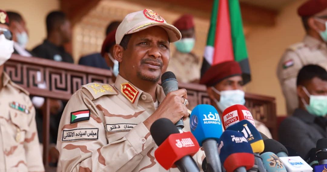 حميدتي:احد المدنيين طلب تمديد الفترة الانتقالية ١٠_ و١٥عام