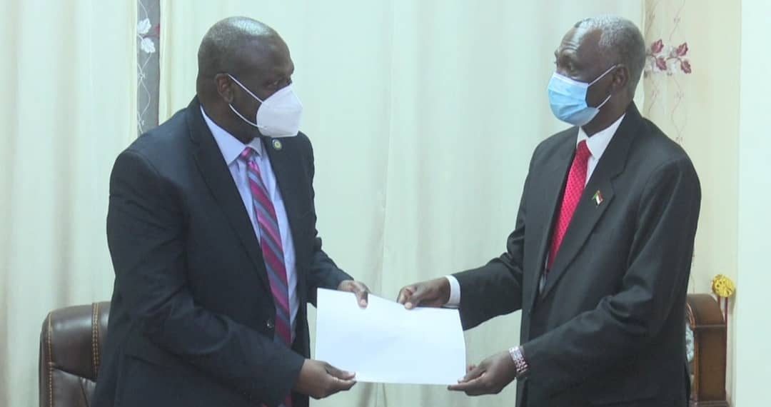 رياك مشار يلتقي رسالتين من النائب الأول ورئيس الوزراء