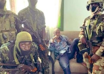 إنقلاب في غينيا وإعتقال الرئيس