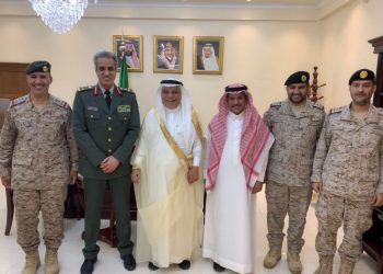 سفير خادم الحرمين الشريفين يقلد عدداً من الضباط رتبهم العسكرية