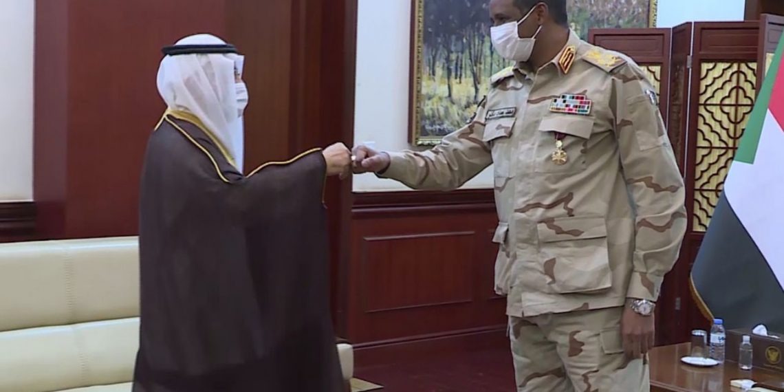 نائب رئيس مجلس السيادة يلتقي سفير خادم الحرمين الشريفين بالخرطوم