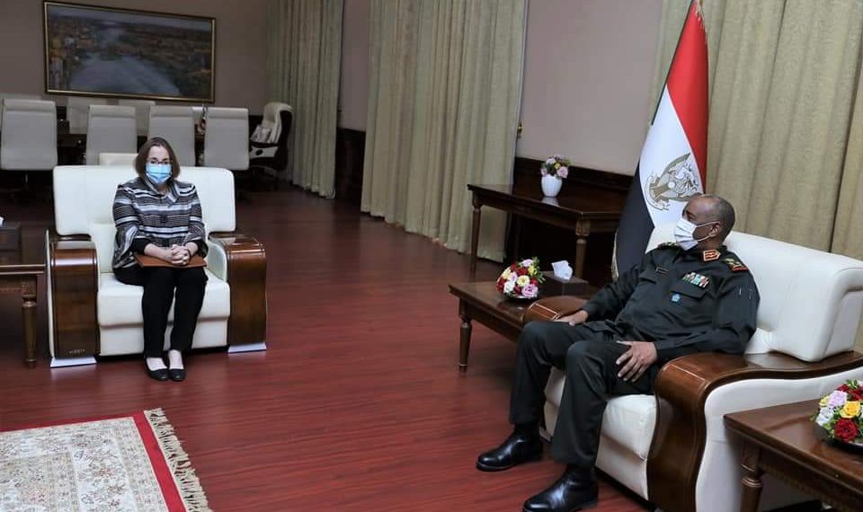 خلال لقائهما بالخرطوم، الجانبان السودانى والأمريكي يؤكدان على ضرورة إطلاق حوار وطنى شامل للقوي السياسية والمجتمعية بالبلاد