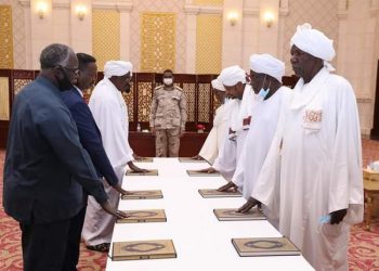لجان إيجاد الحلول الناجعة للوضع في شرق السودان تؤدي القسم امام نائب رئيس مجلس السيادة