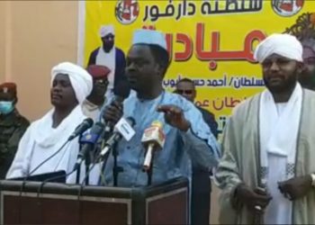 مناوي: 4طويلة كانت تخطط للإنقلاب علي العسكر