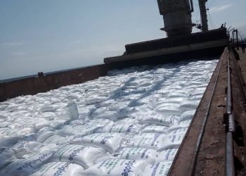 تفريغ 200الف طن يوريا بالميناء الاخضر ببورتسودان