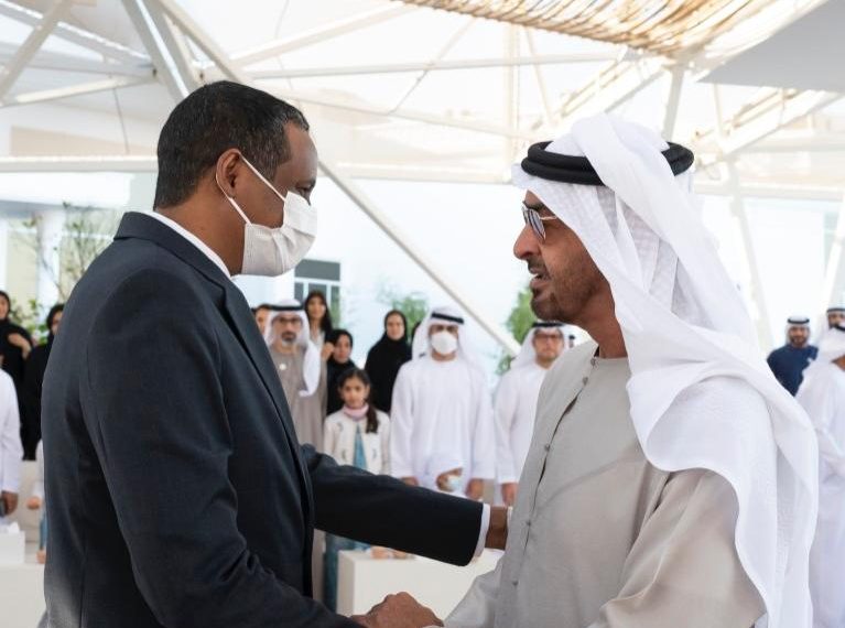 دقلو وبن زايد يبحثان بأبوظبي القضايا الثنائية والإقليمية والدولية